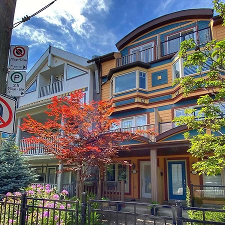 Stunning Rooms In Townhouse Across The Beach トロント エクステリア 写真